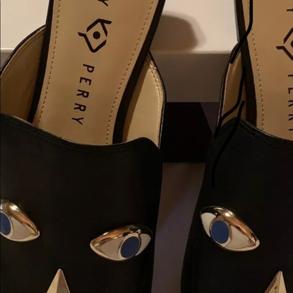 Katie Perry blackface shoes